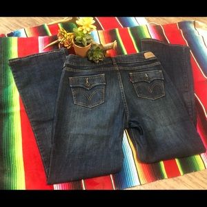 Levi Slender Bootcut 526 Jean Like New